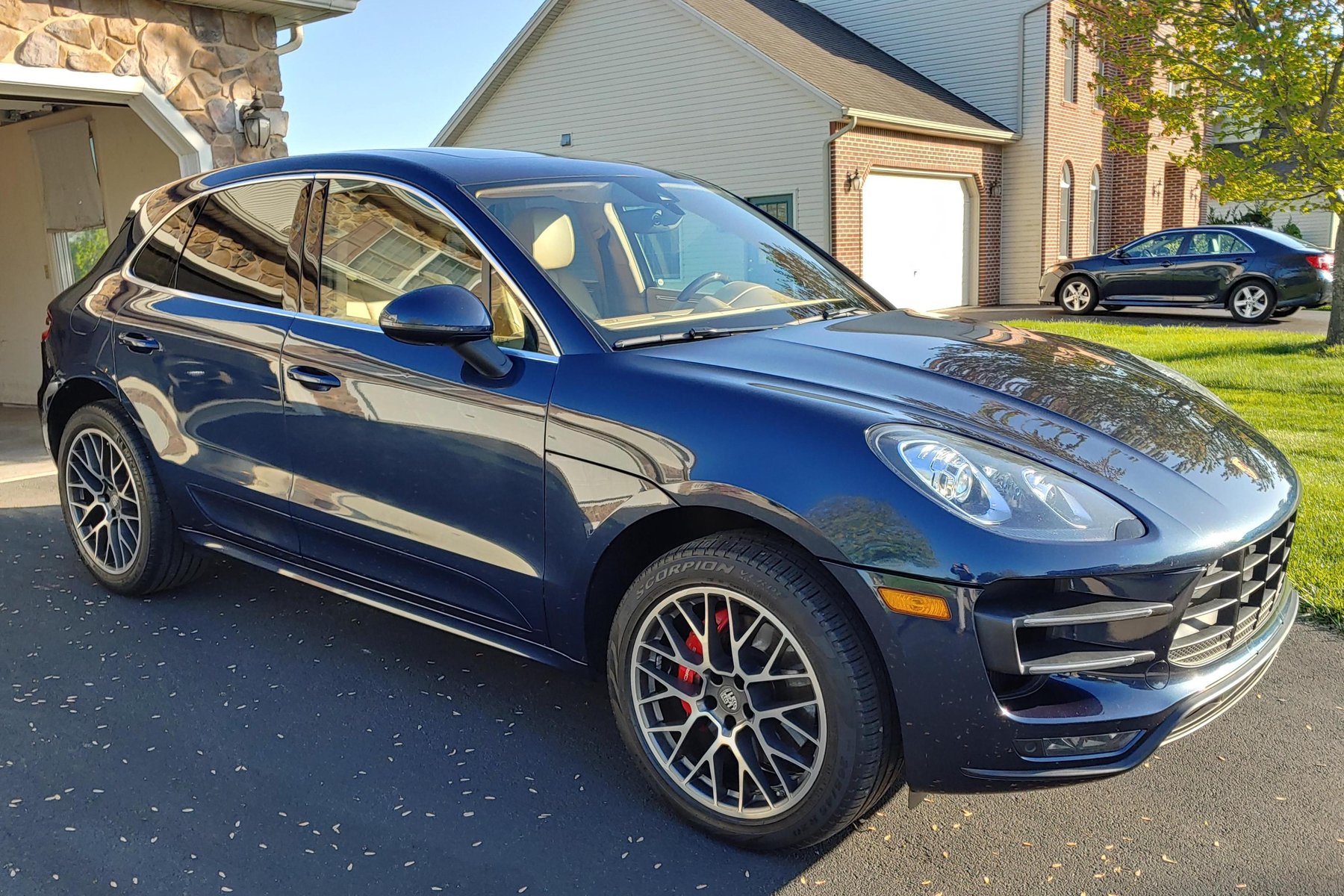 2016 Porsche Macan Turbo AWD WP1AF2A52GLB93073 Hagerty Valuation Tools